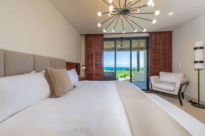 Luxury Villa Photo #26