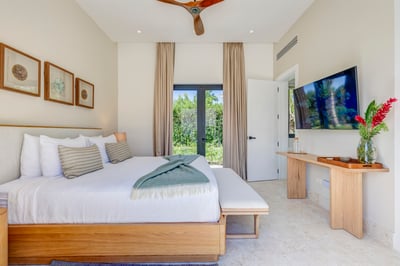 Luxury Villa Photo #39
