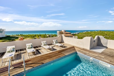 Luxury Villa Photo #3