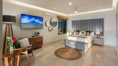 Luxury Villa Photo #38