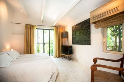 Luxury Villa Photo #20