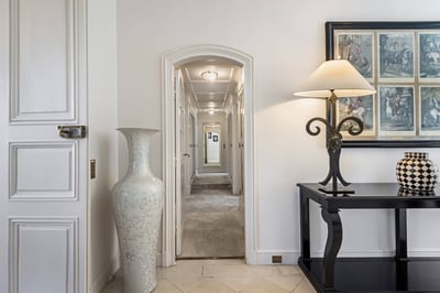 Luxury Villa Photo #8