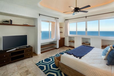 Luxury Villa Photo #30