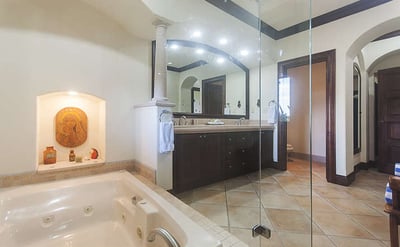 Luxury Villa Photo #13