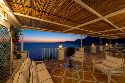 Luxury Villa Photo #34