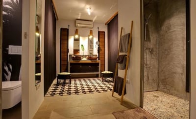 Luxury Villa Photo #28