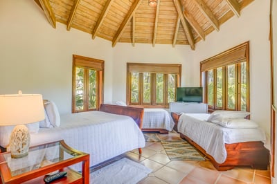 Luxury Villa Photo #24