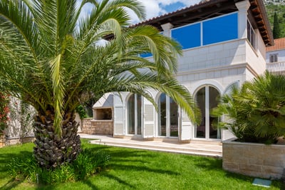 Luxury Villa Photo #33