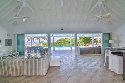 Luxury Villa Photo #25