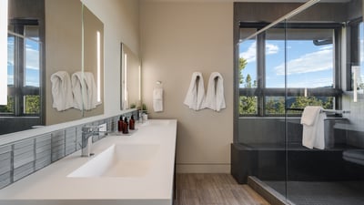 Primary ensuite on main level