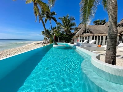 Luxury Villa Photo #3
