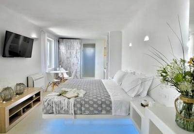 Luxury Villa Photo #11