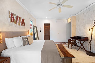 Luxury Villa Photo #51