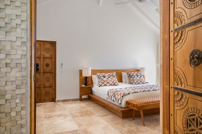 Luxury Villa Photo #31