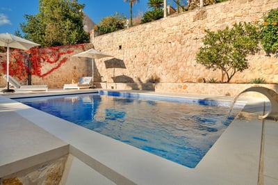 Luxury Villa Photo #4