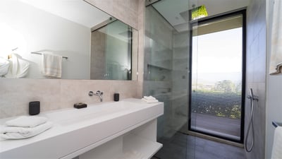Luxury Villa Photo #35