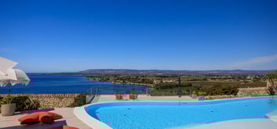 Luxury Villa Photo #4