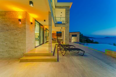 Luxury Villa Photo #15