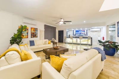 Luxury Villa Photo #28
