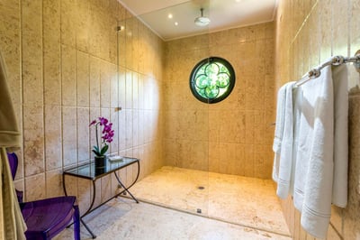 Luxury Villa Photo #29