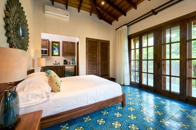Luxury Villa Photo #27