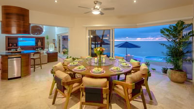 Luxury Villa Photo #27