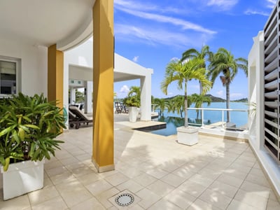 Luxury Villa Photo #2