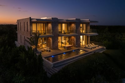 Luxury Villa Photo #14