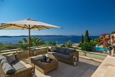 Luxury Villa Photo #6