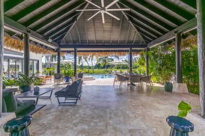 Luxury Villa Photo #19