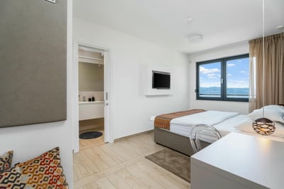 Luxury Villa Photo #42