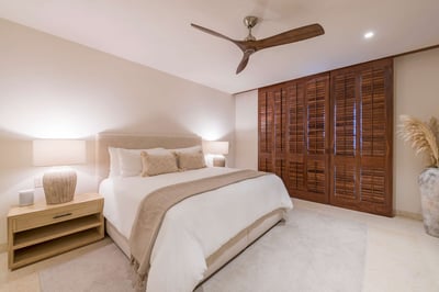 Luxury Villa Photo #29