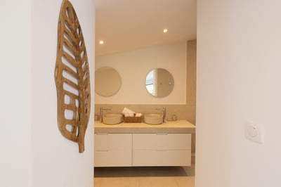 Luxury Villa Photo #49