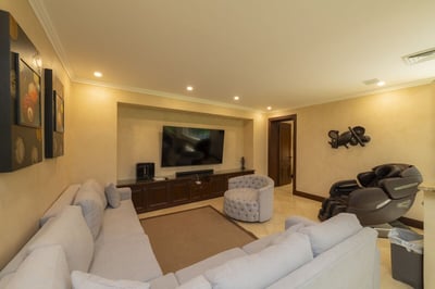 Luxury Villa Photo #31