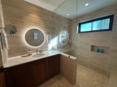 Luxury Villa Photo #39