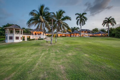 Luxury Villa Photo #32