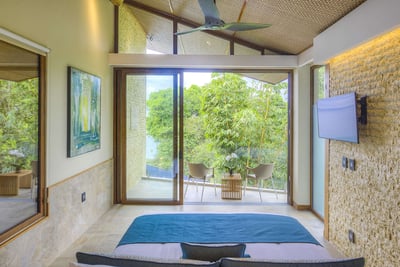 Luxury Villa Photo #29