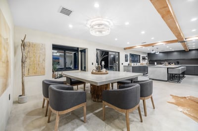 Luxury Villa Photo #14