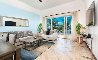 Luxury Villa Photo #4