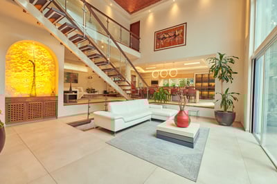 Luxury Villa Photo #12