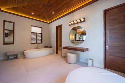 Luxury Villa Photo #44