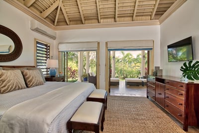 Luxury Villa Photo #13