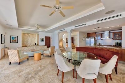 Luxury Villa Photo #16