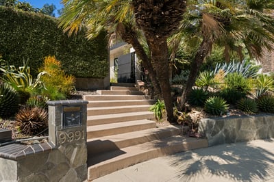 Luxury Villa Photo #3