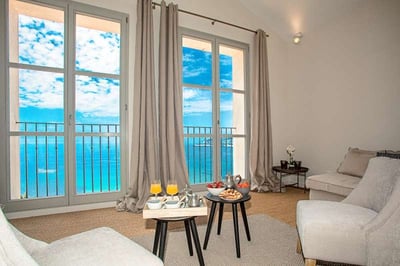 Luxury Villa Photo #26