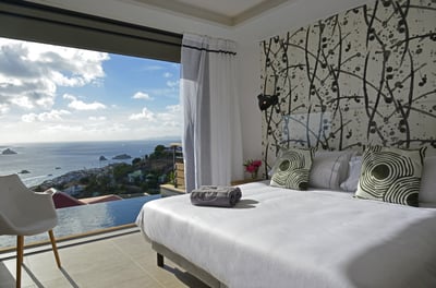 Bedroom 1: King size bed that can be separated into twin beds, air conditioning, dressing room. Ensu