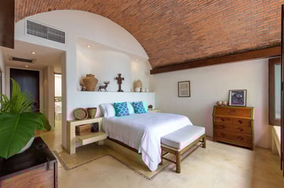Luxury Villa Photo #17