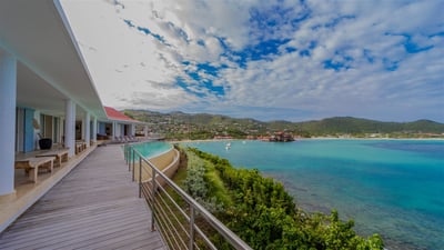 Luxury Villa Photo #6