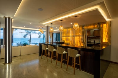 Luxury Villa Photo #19