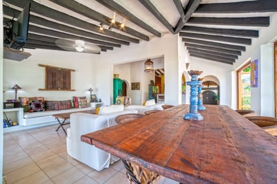 Luxury Villa Photo #19